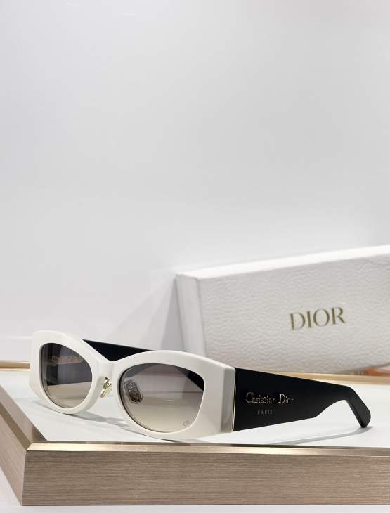 Picture of Dior Sunglasses _SKUfw76989641fw
